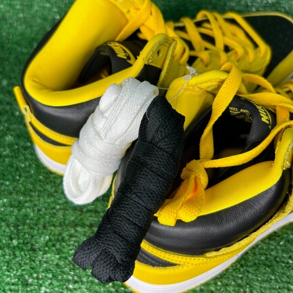 Nike Dunk High Shoes - Picture 8 of 9